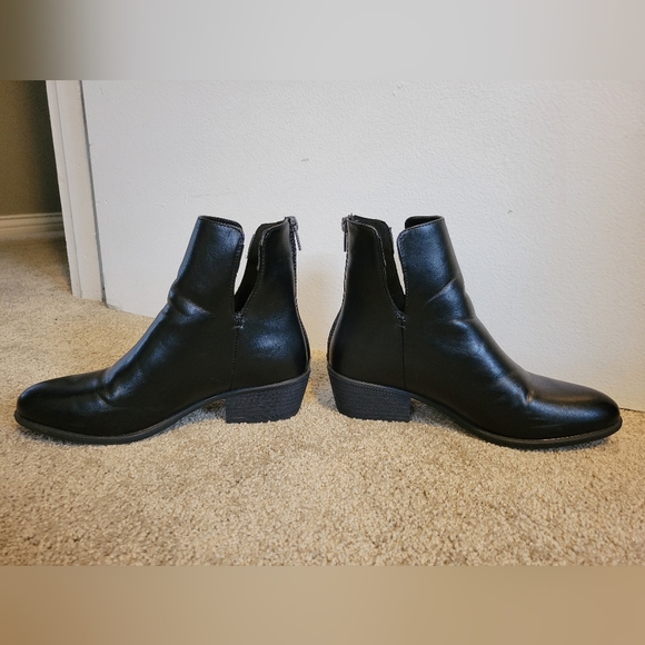 Pierre Dumas Black Faux Leather City Ankle Boot - Picture 6 of 9